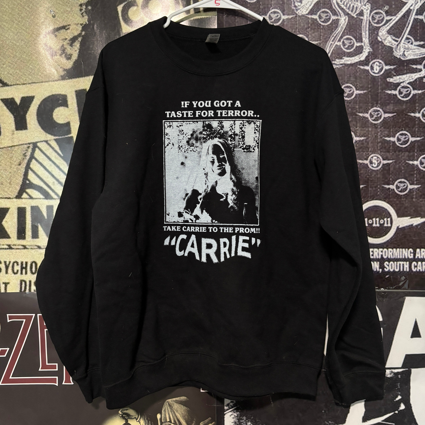 Carrie black sweatshirt