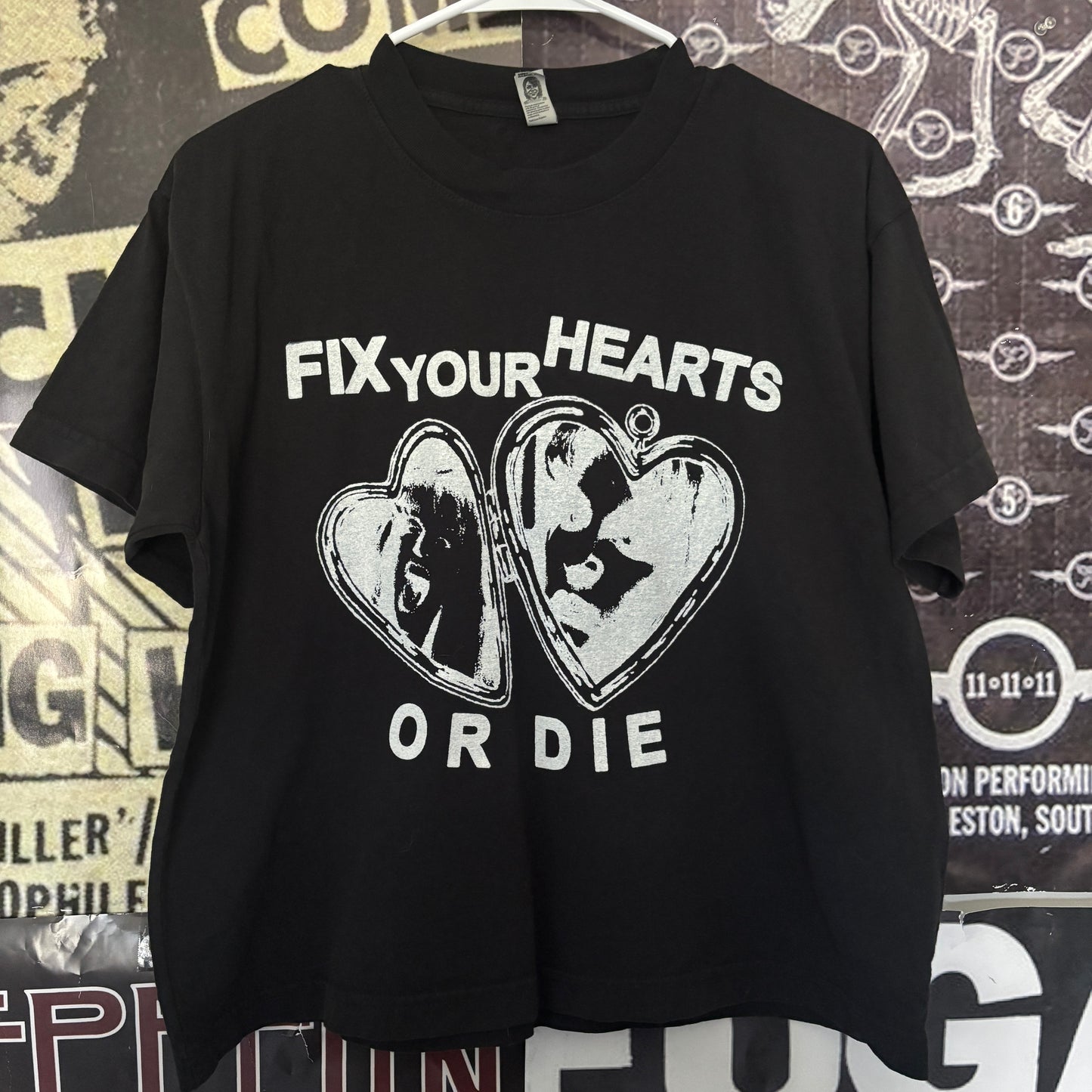Twin peaks heart black boxy tee