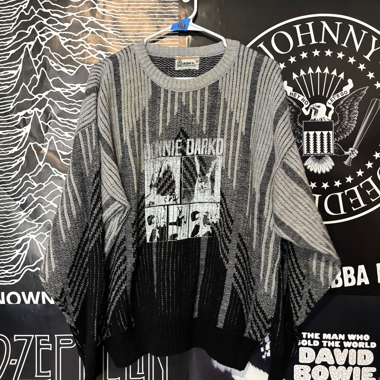 46 Donnie darko sweater LAR/XL