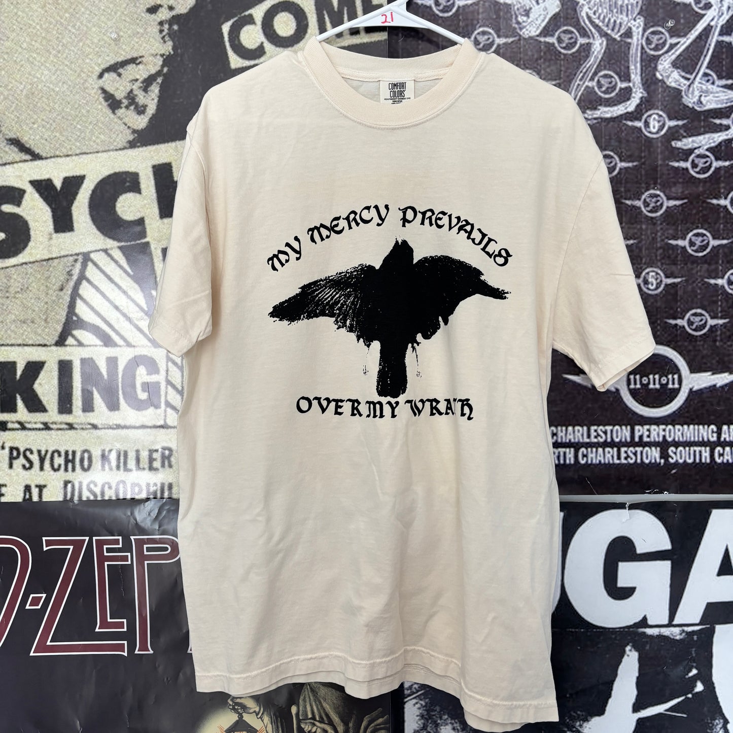 Walking dead mercy cream full size unisex tee