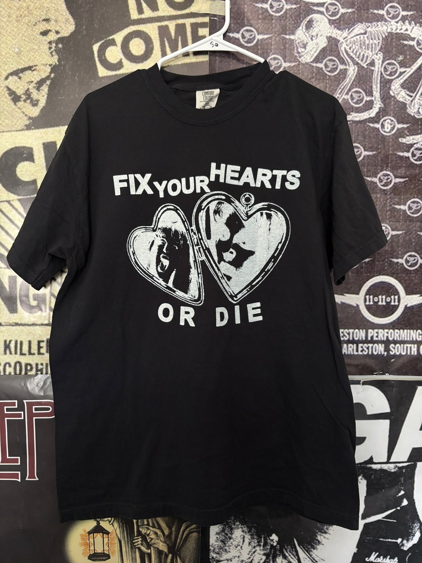 Twin peaks heart black full size unisex tee