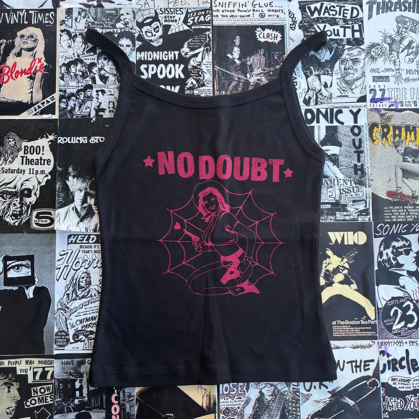 No doubt black/red tank SM/MED