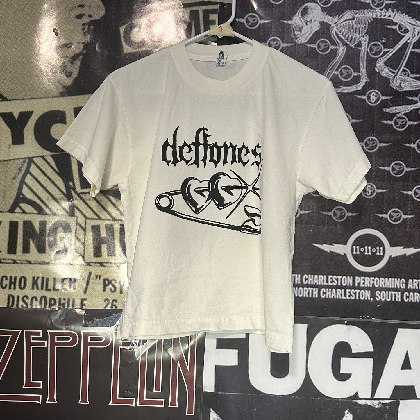 DEFTONES PIN cream boxy tee