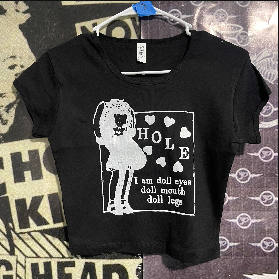 HOLE DOLL PARTS BLACK CROP BABY TEE