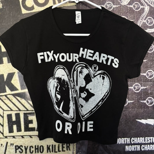 Twin peaks heart black crop baby tee