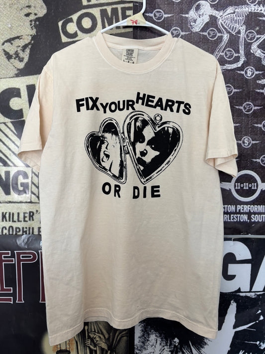 Twin peaks heart cream full size unisex tee